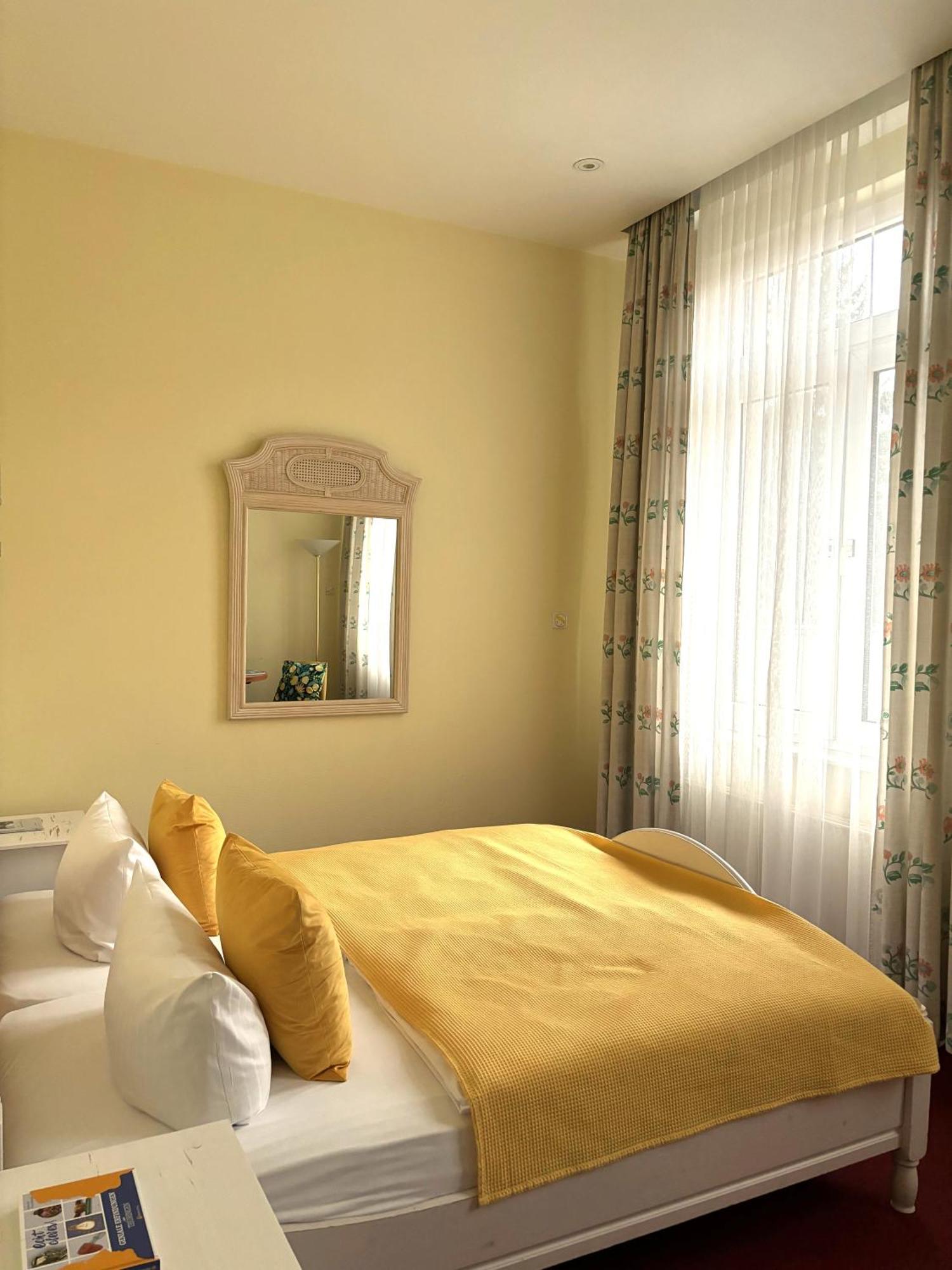 Hotel Villa Hentzel ไวมาร์ ภายนอก รูปภาพ