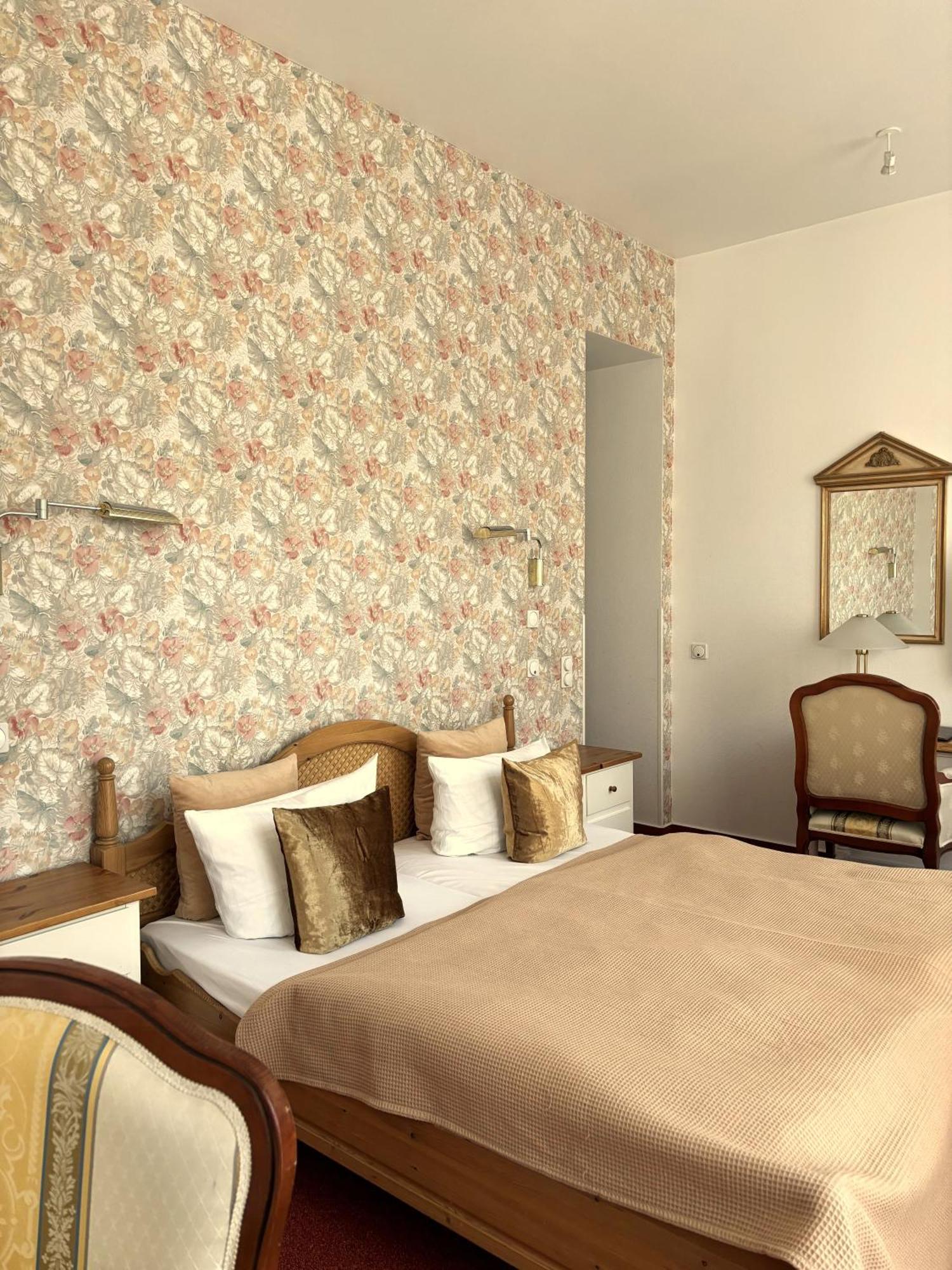 Hotel Villa Hentzel ไวมาร์ ภายนอก รูปภาพ
